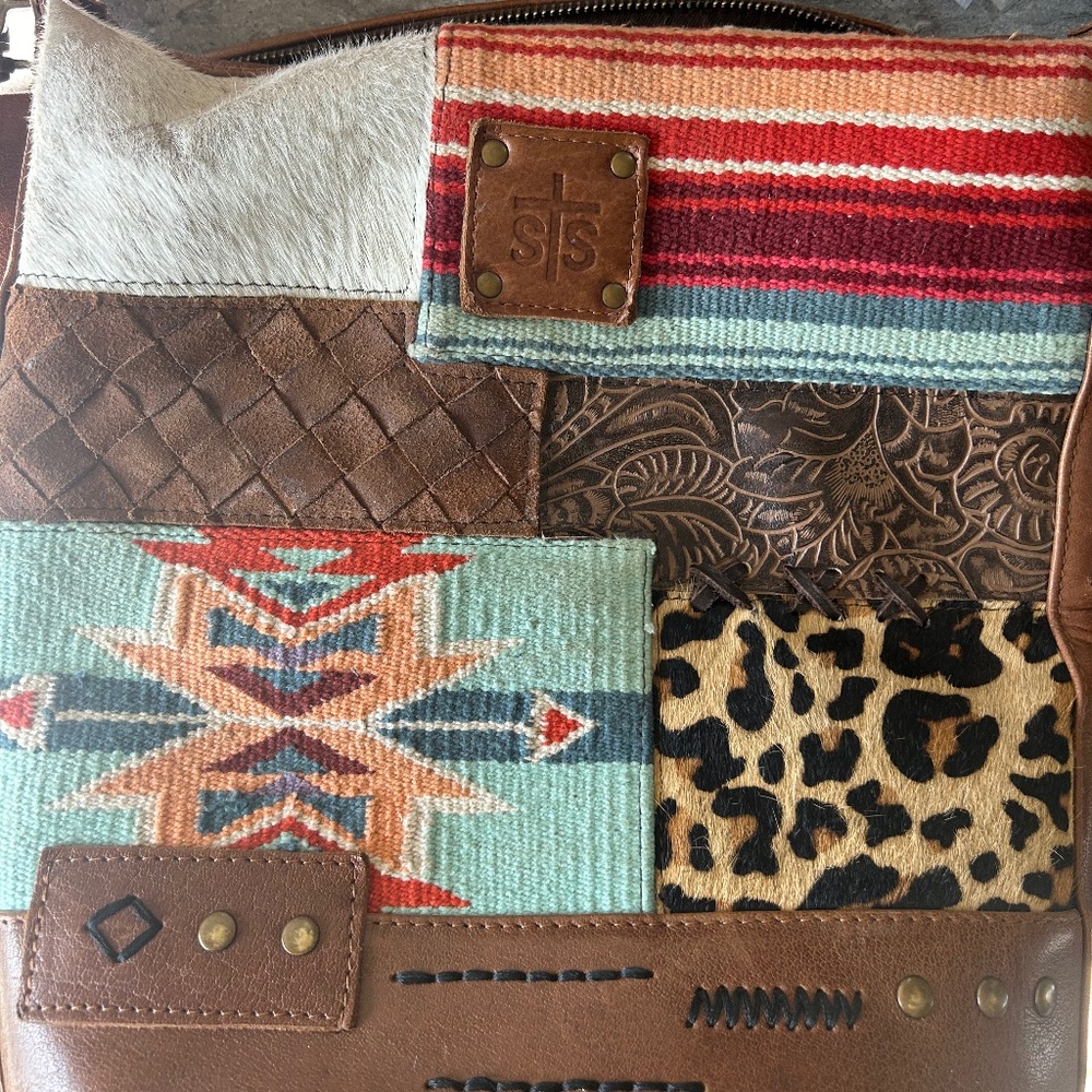 Ariat purse